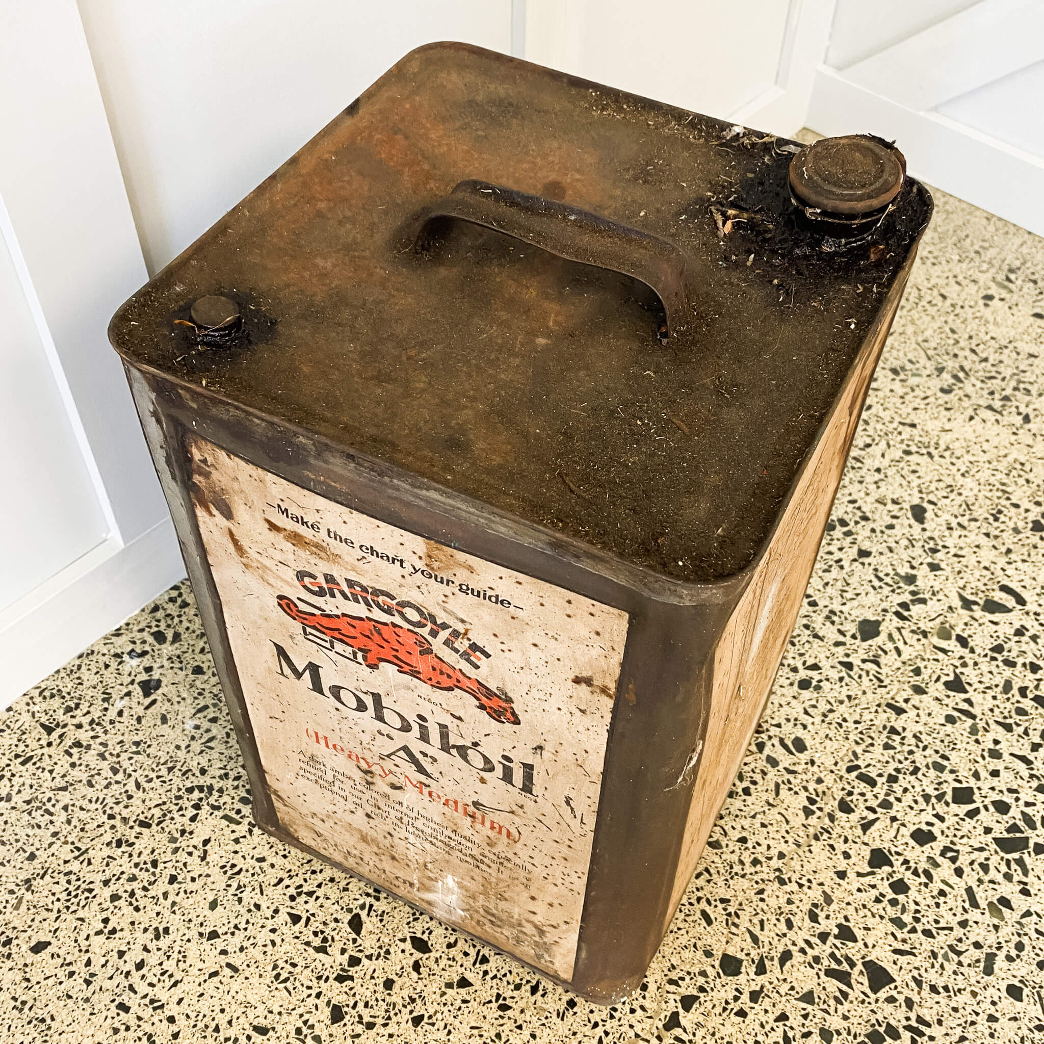 Antique Gargoyle Mobil Oil Tin