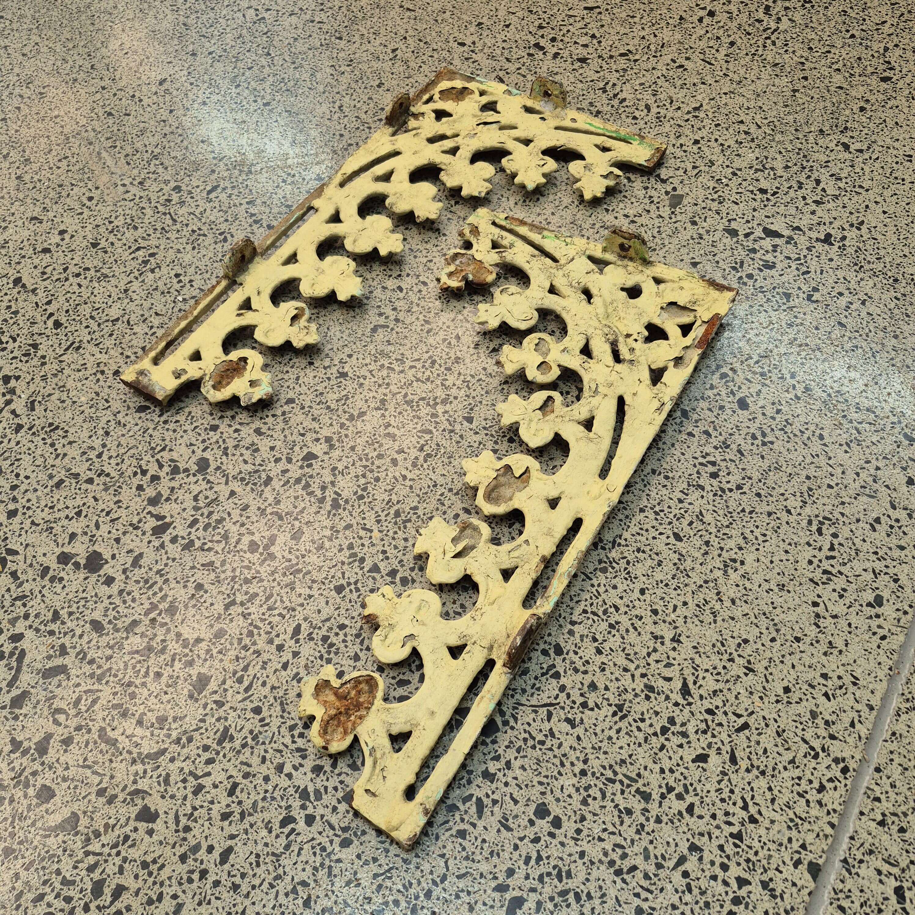 Cast Iron Villa Lacework