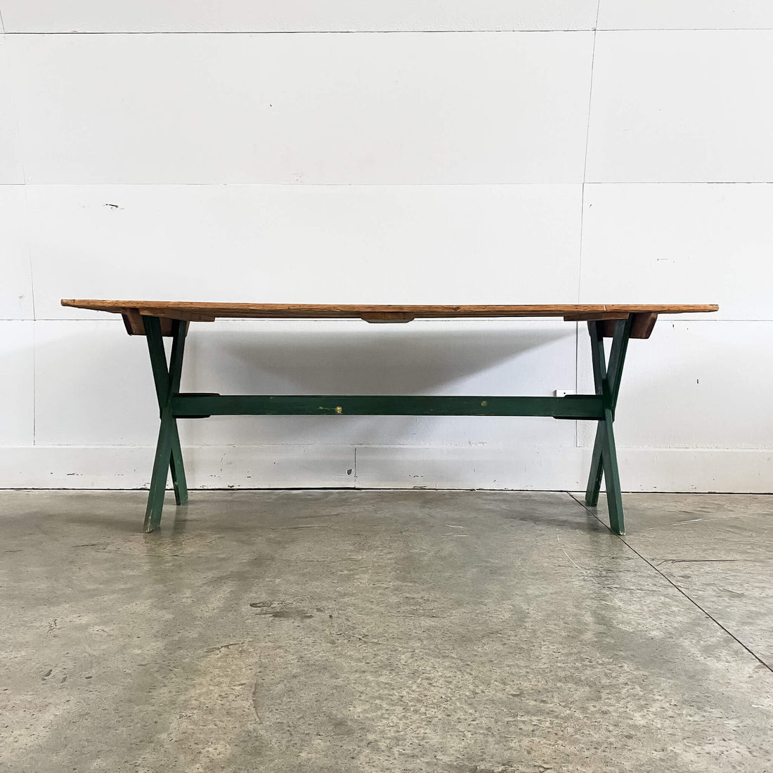 Farmhouse Pine Cross Legged Table