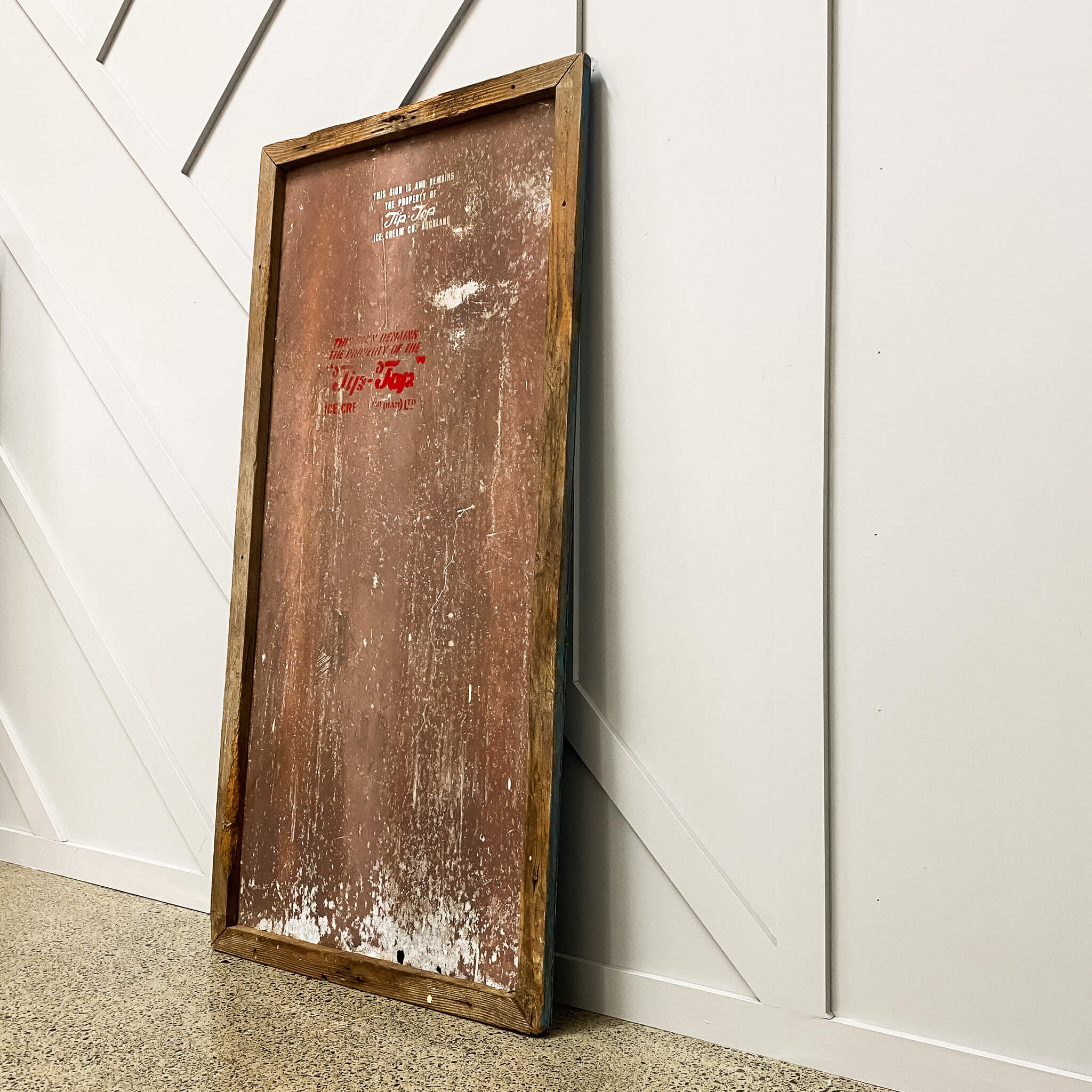 An Early Tip Top Sign