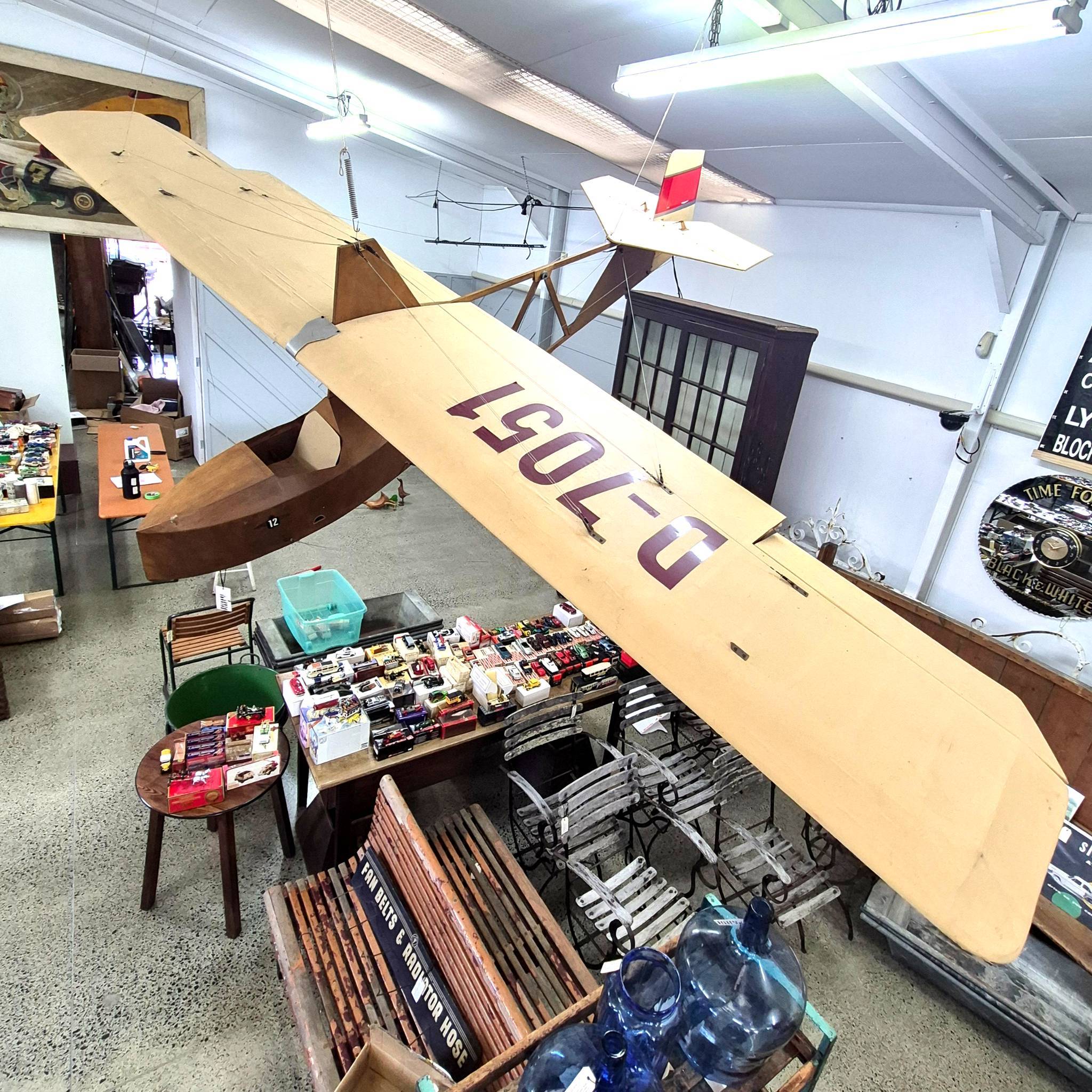 A Large Model Aeroplane