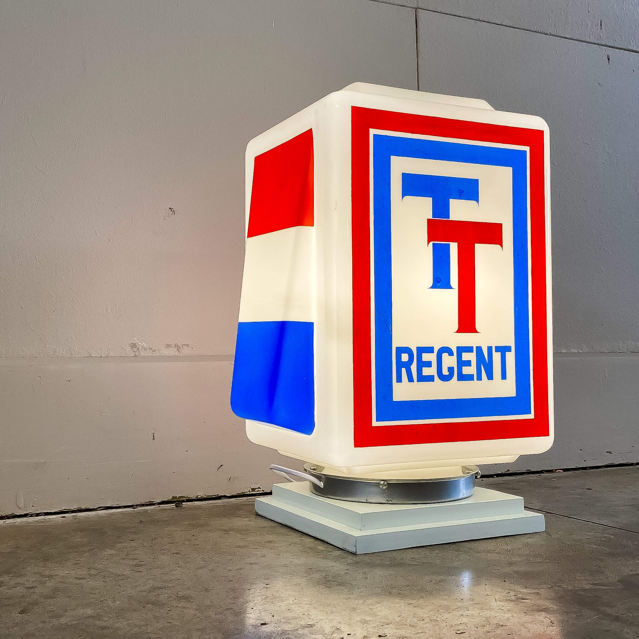 Regent Gas Pump Globe