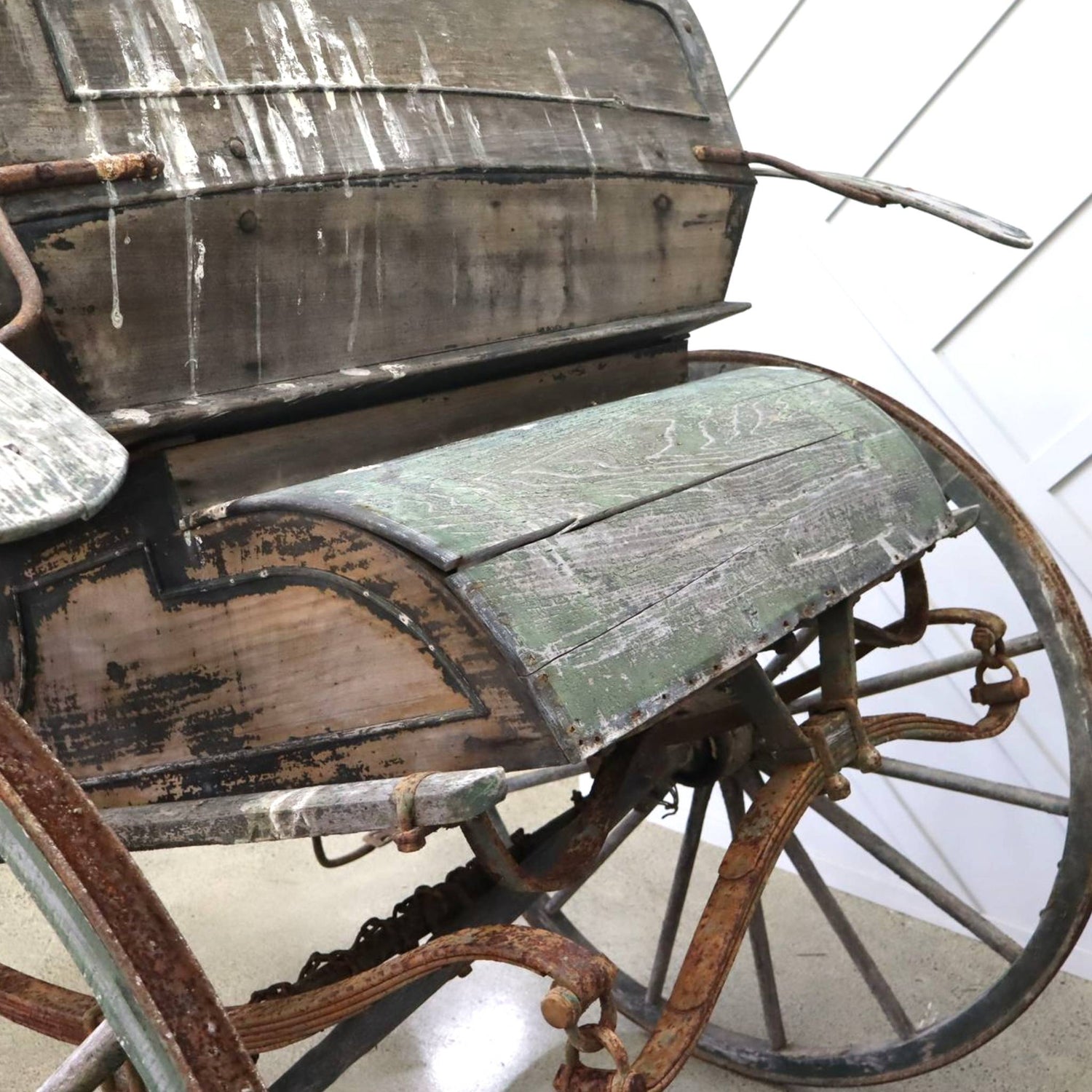 Exquisite Antique Horse-Drawn Gig