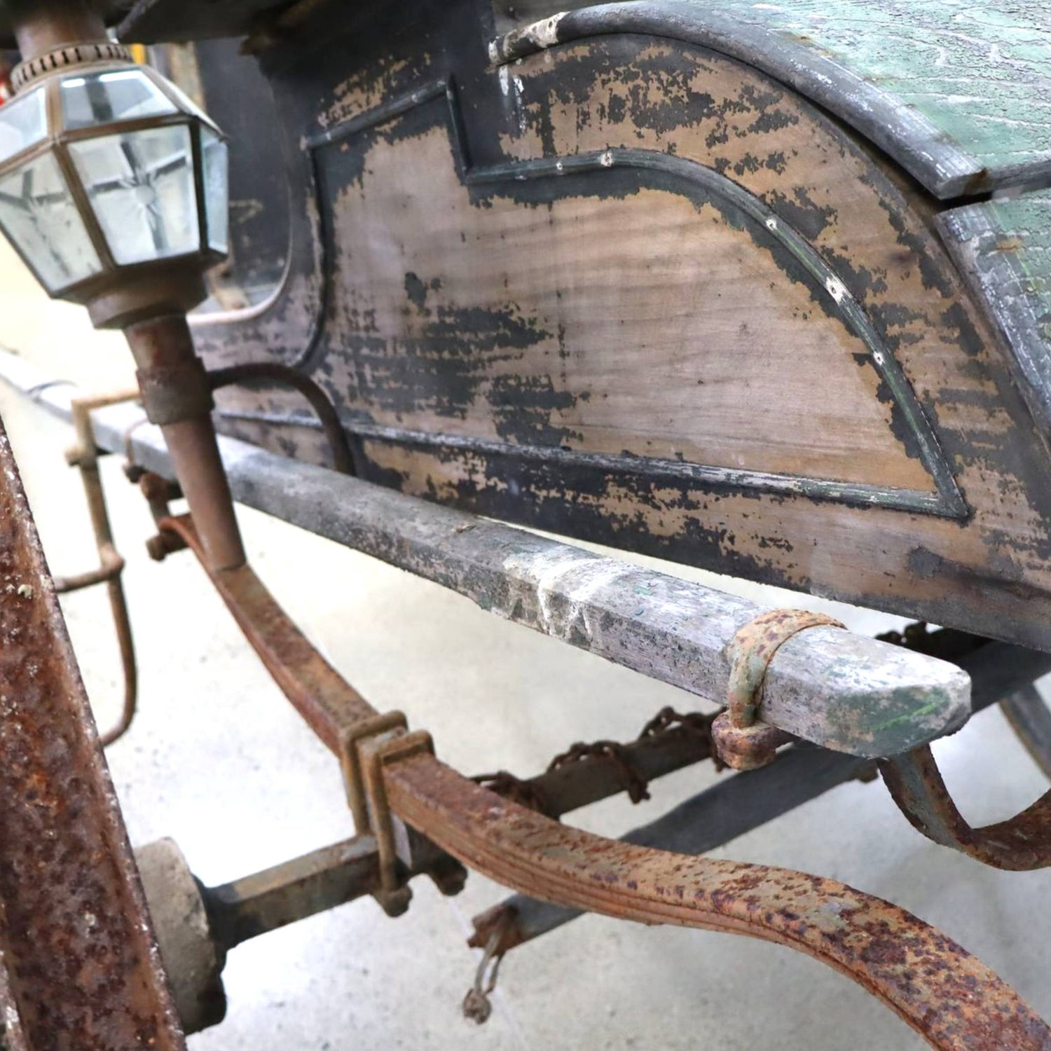 Exquisite Antique Horse-Drawn Gig