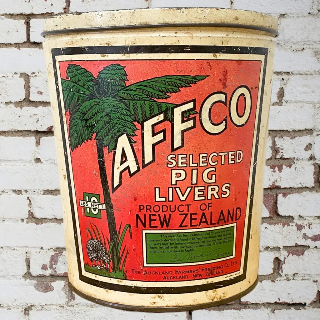 Size 22cm High x 19cm Diameter. Pictorial tin, punga tree and kiwibird, has its lid. Condition very good.