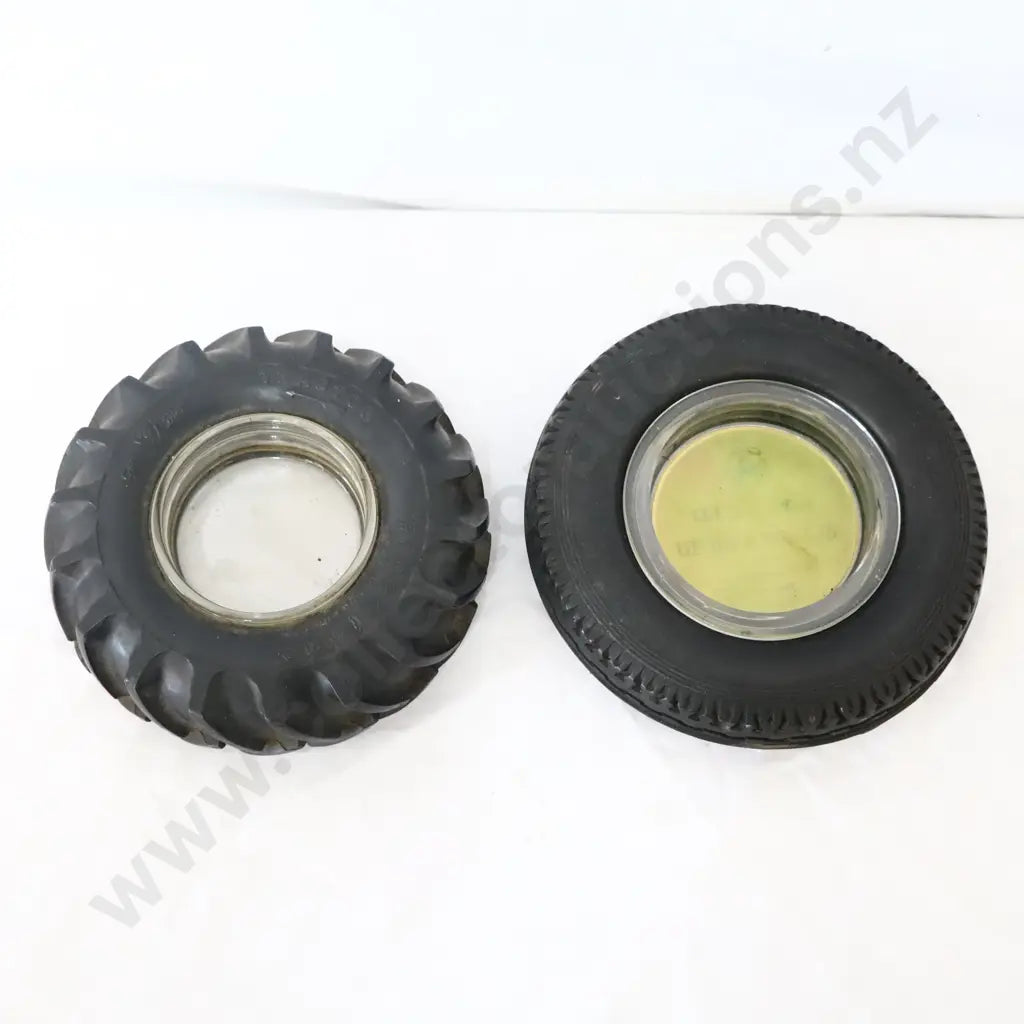 Size 15cm and 17cm diameter.