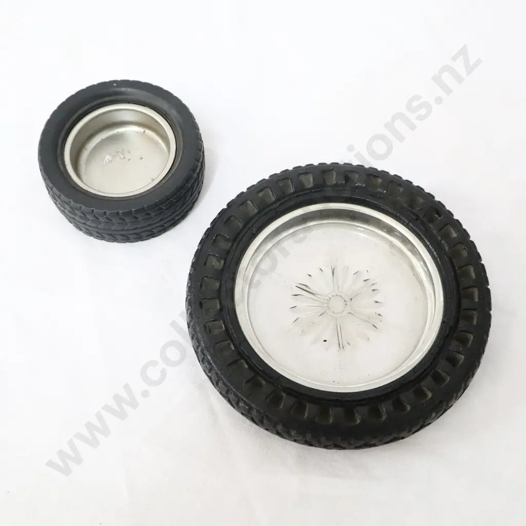 Size 12cm and 7cm diameter.