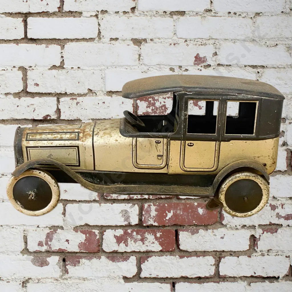 Size 20cm Long x 9cm Wide x 10cm High. Burnett England. Very straight, some scratching. Condition good.