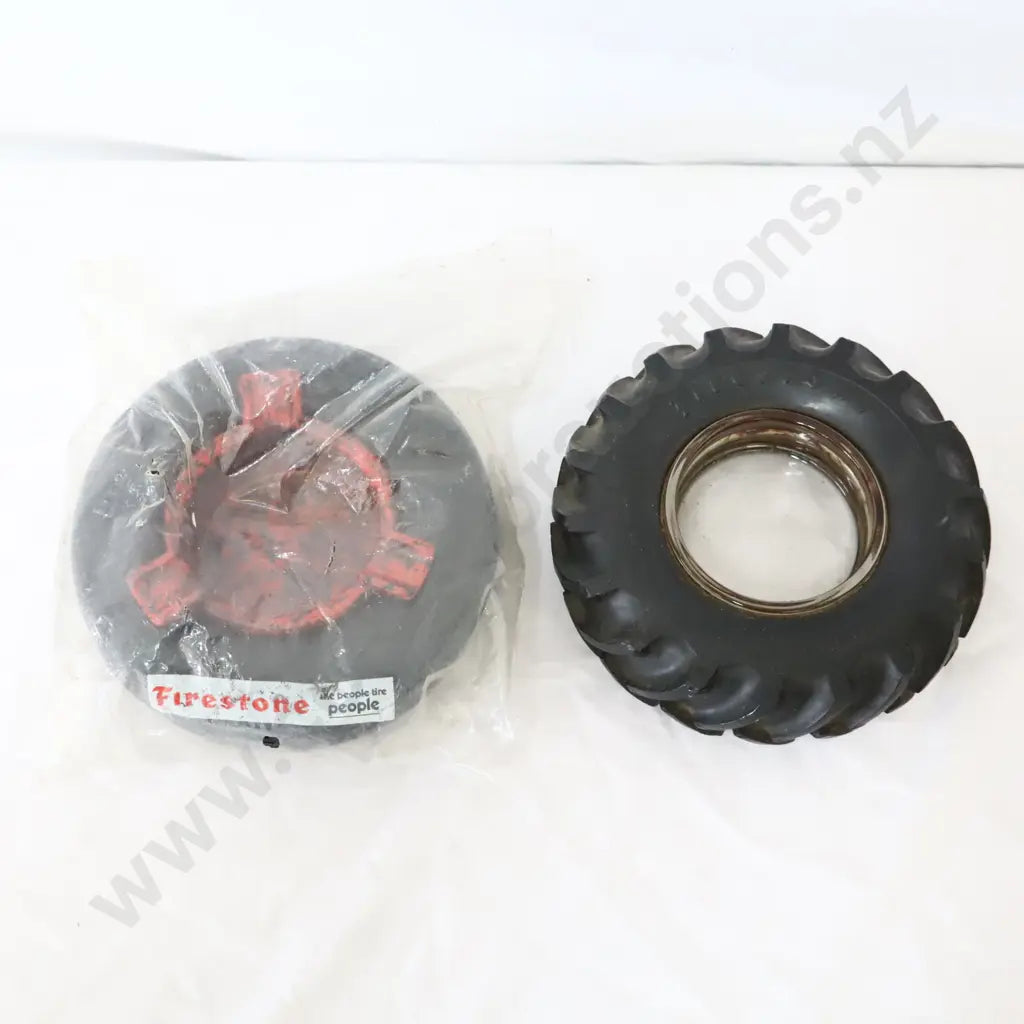 Size 15cm and 15cm diameter.