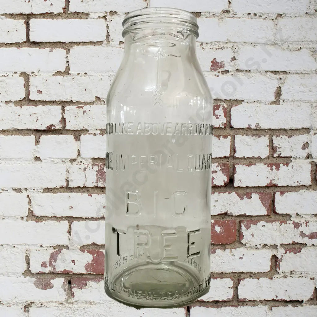 Size 25cm High x 9cm Diameter. Excellent condition, no chips or cracks.