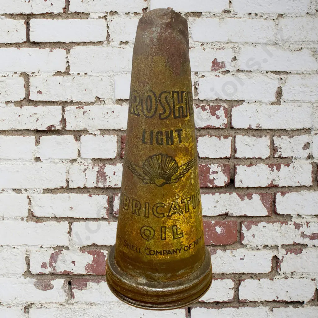 Size 16cm tall x 7cm diameter RARE Screen printed, red faded, some service rust Shell Oil Co of NZ. Condition fair.