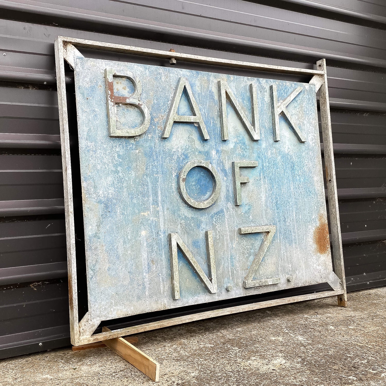 BNZ Sign