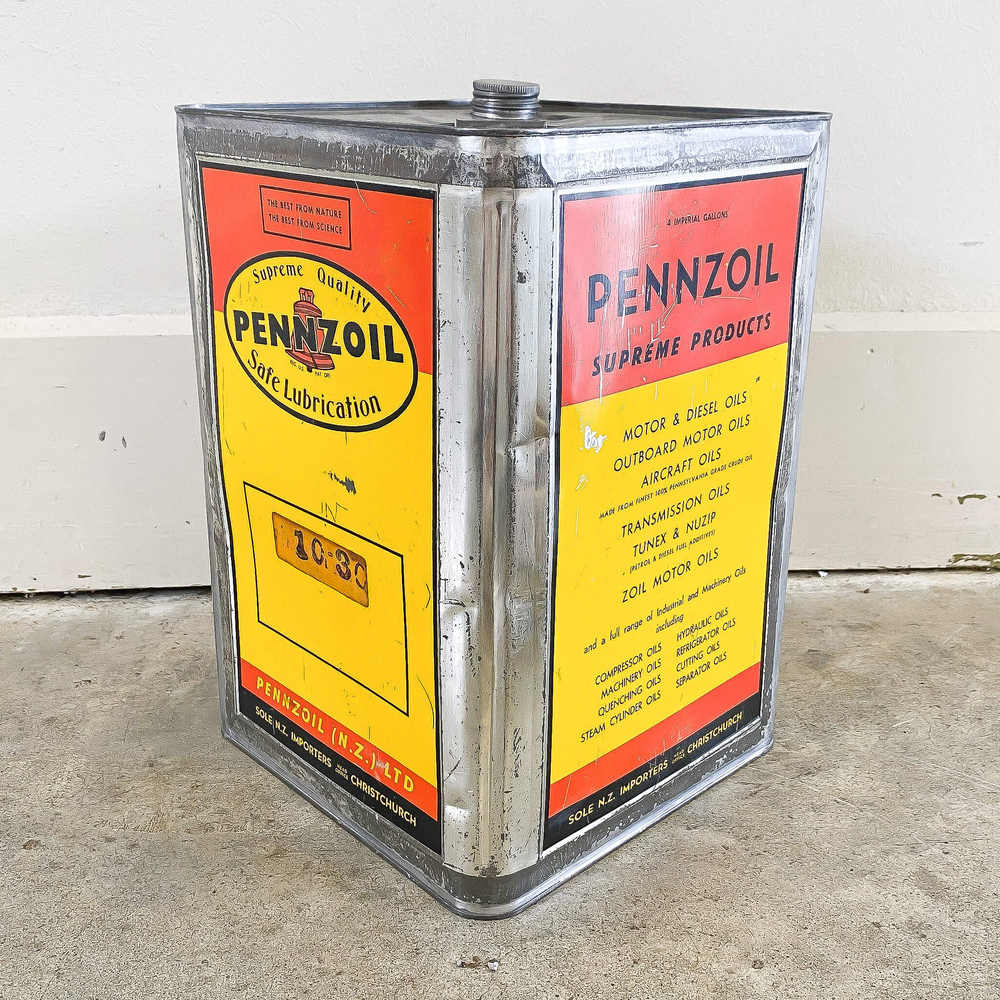 A Pennzoil Oil Tin