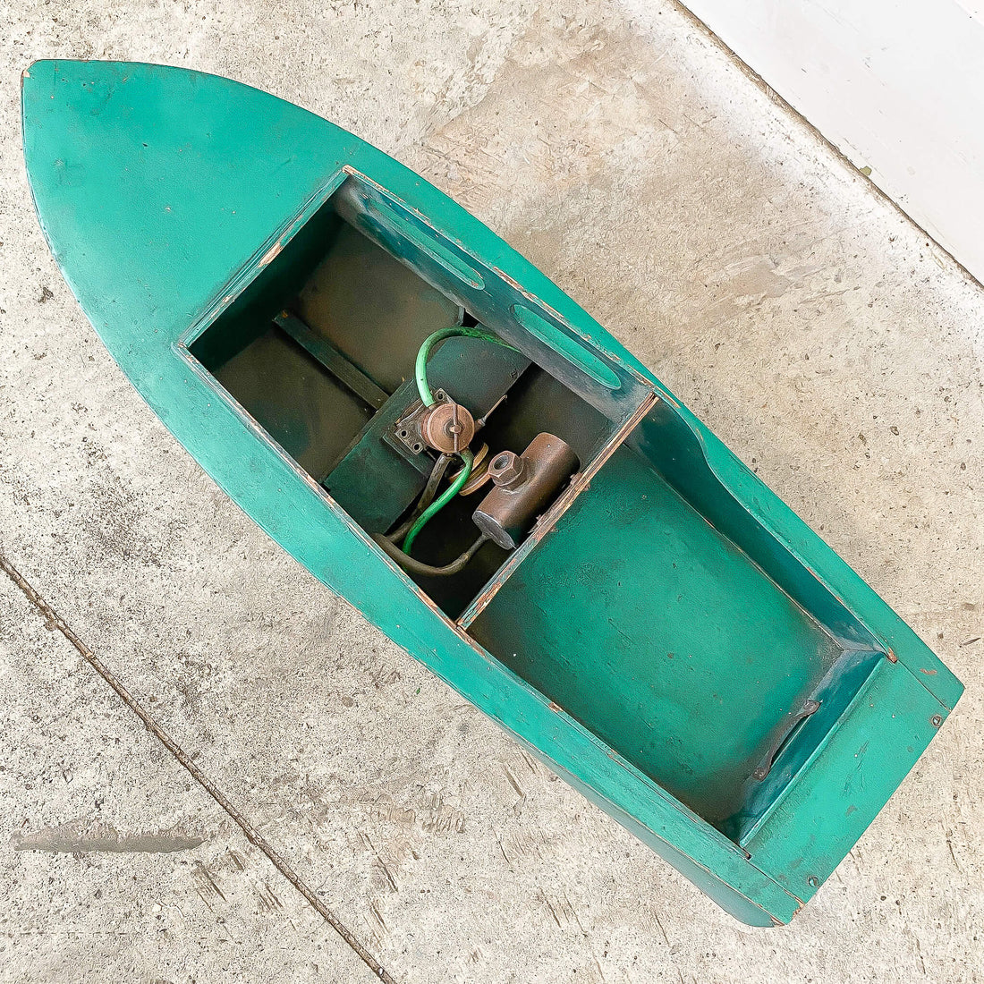 c1950s Petrol Powered Pond Yaughtc1950s Petrol Powered Pond Yacht