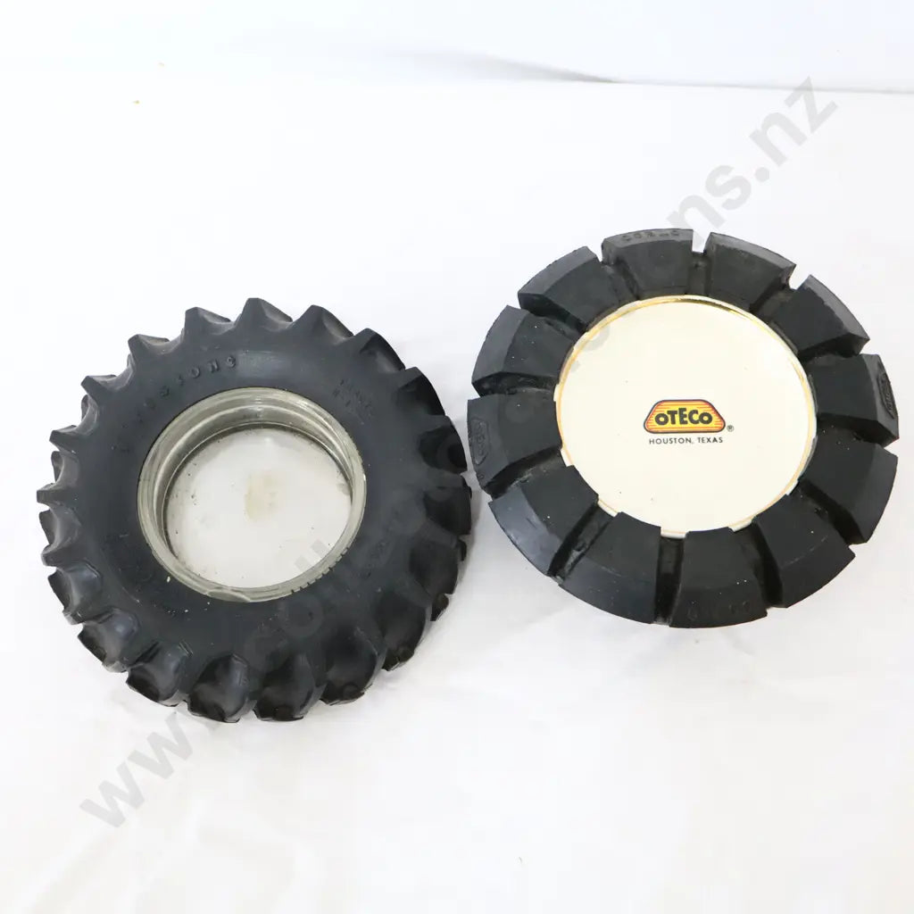 Size 15cm and 15cm diameter.