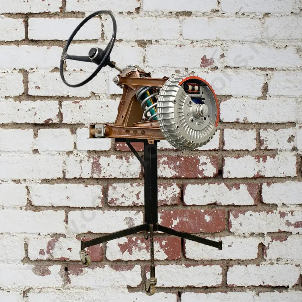 Size 70cm Long x 45cm Wide x 1.15m High. Working well, condition very good. Old traning aid from college or school.