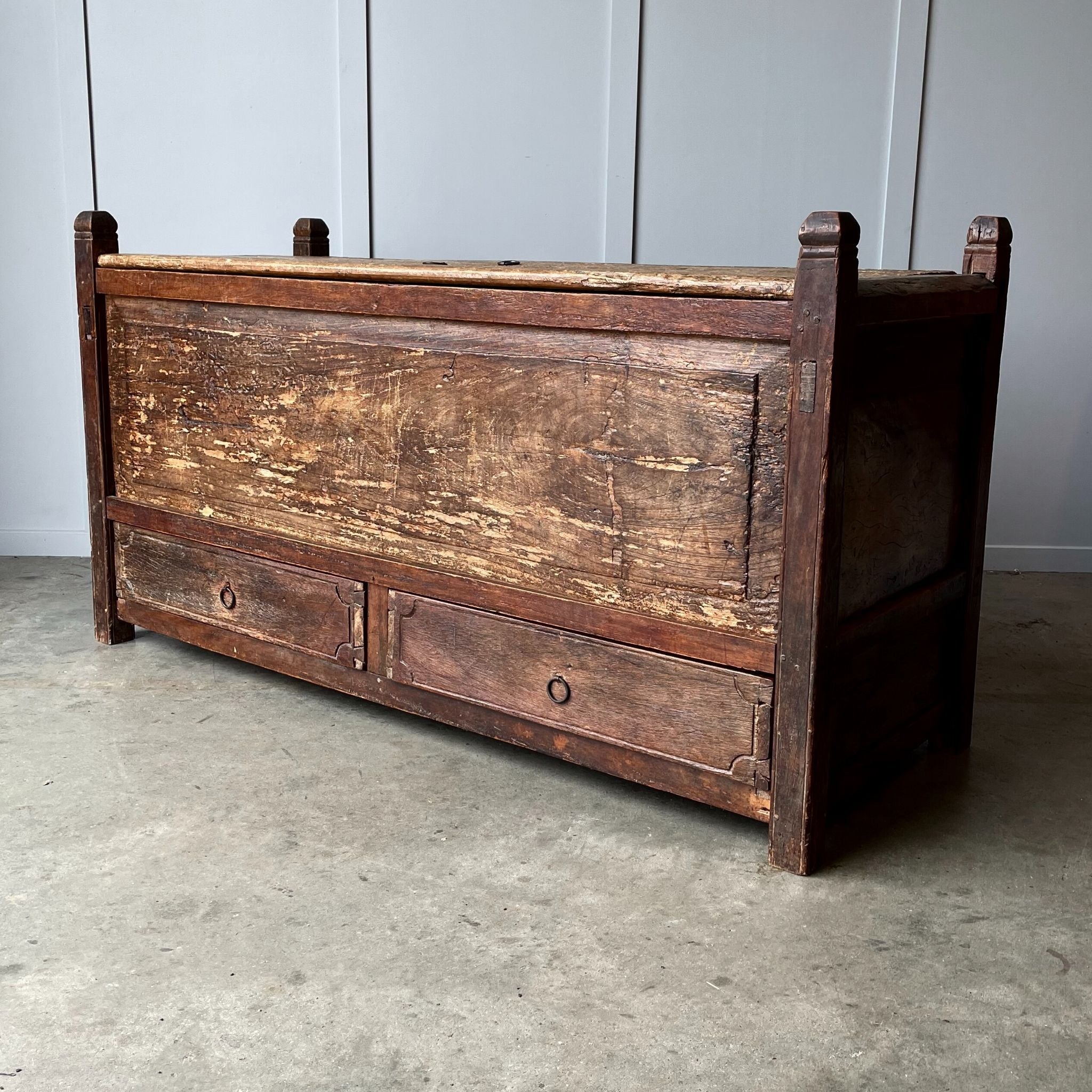 A welsh coffer box