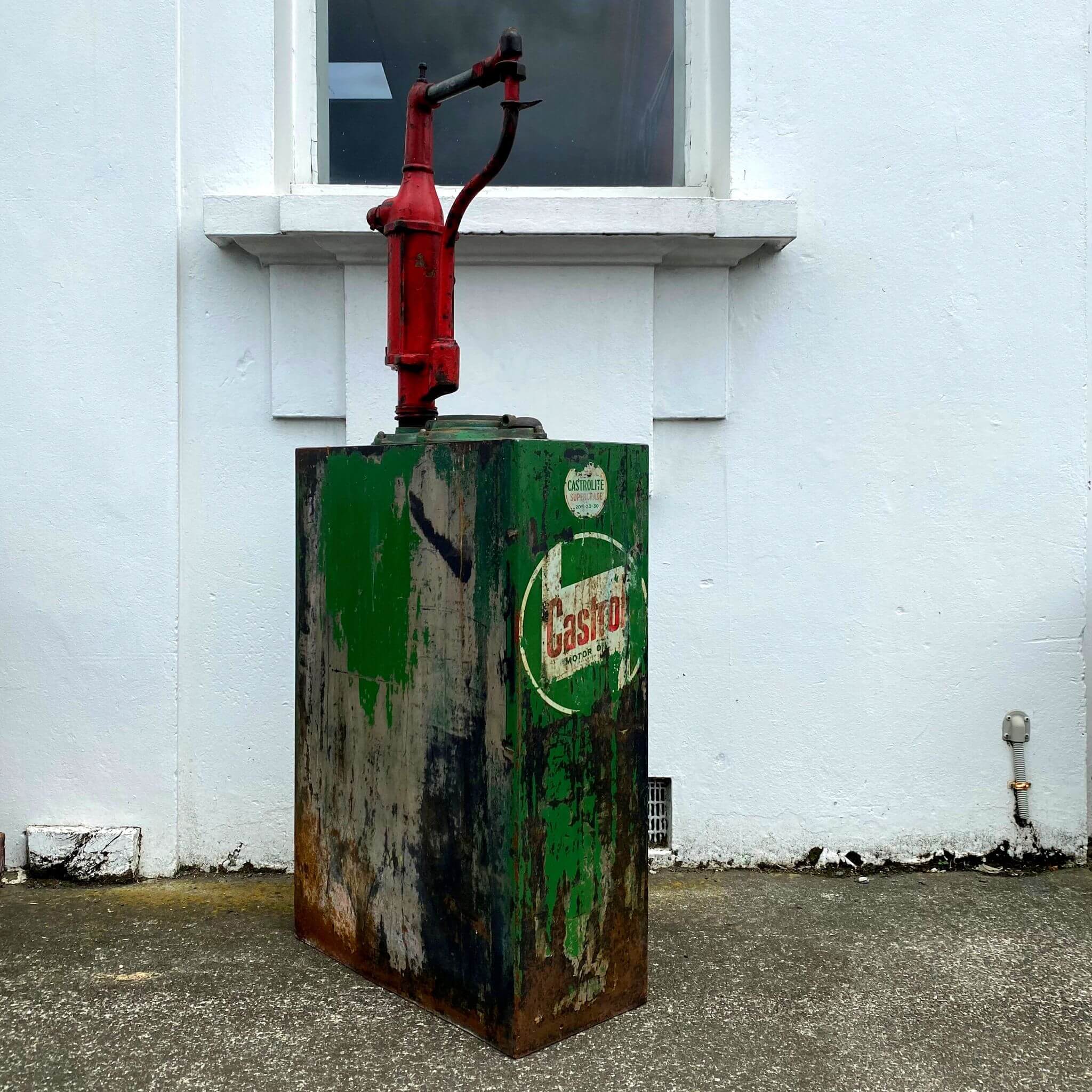 Castrol Hi Boy Oil Pump | Elsie Wolfe Decorative Antiques β Salvage Place