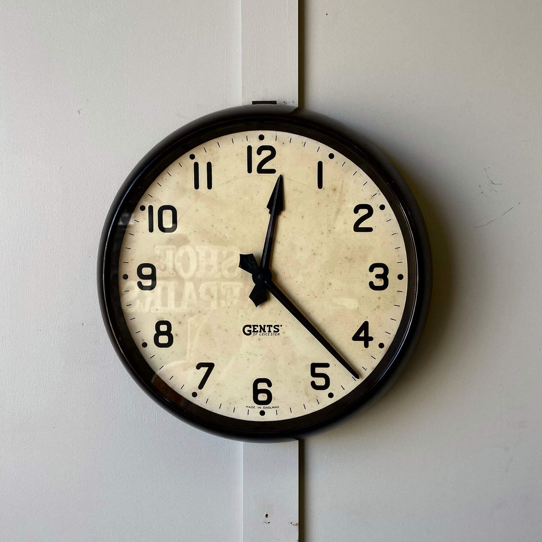 Gents slave clock