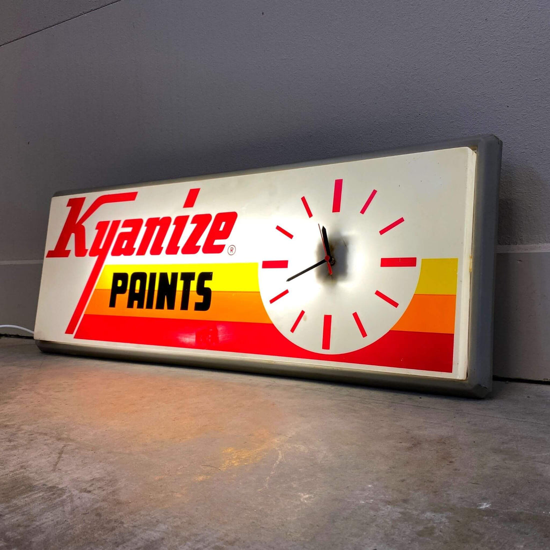 Kyanize Light Up Clock