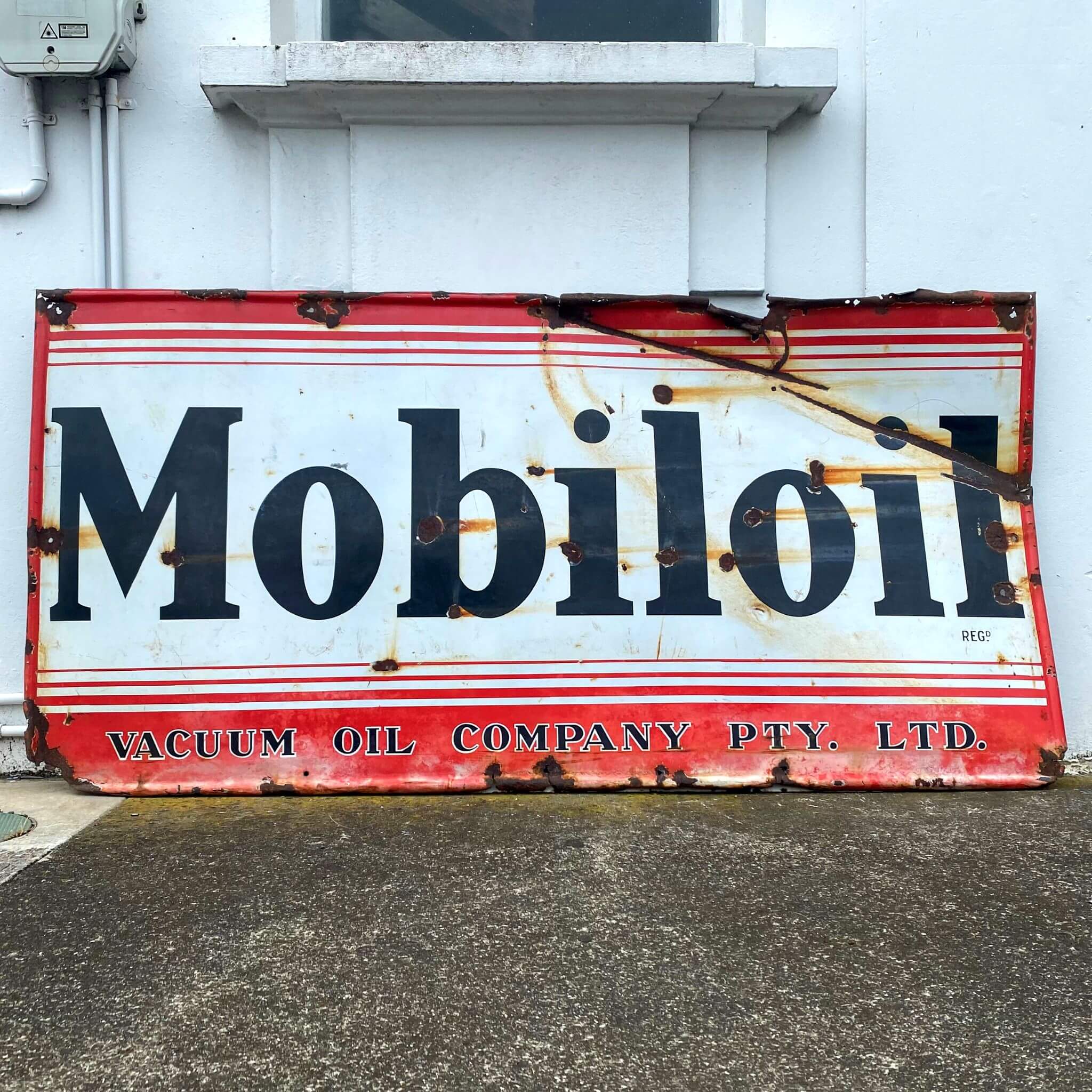 Mobil Oil Sign Enamel Sign Mobiloil, 1968 | Retro Station