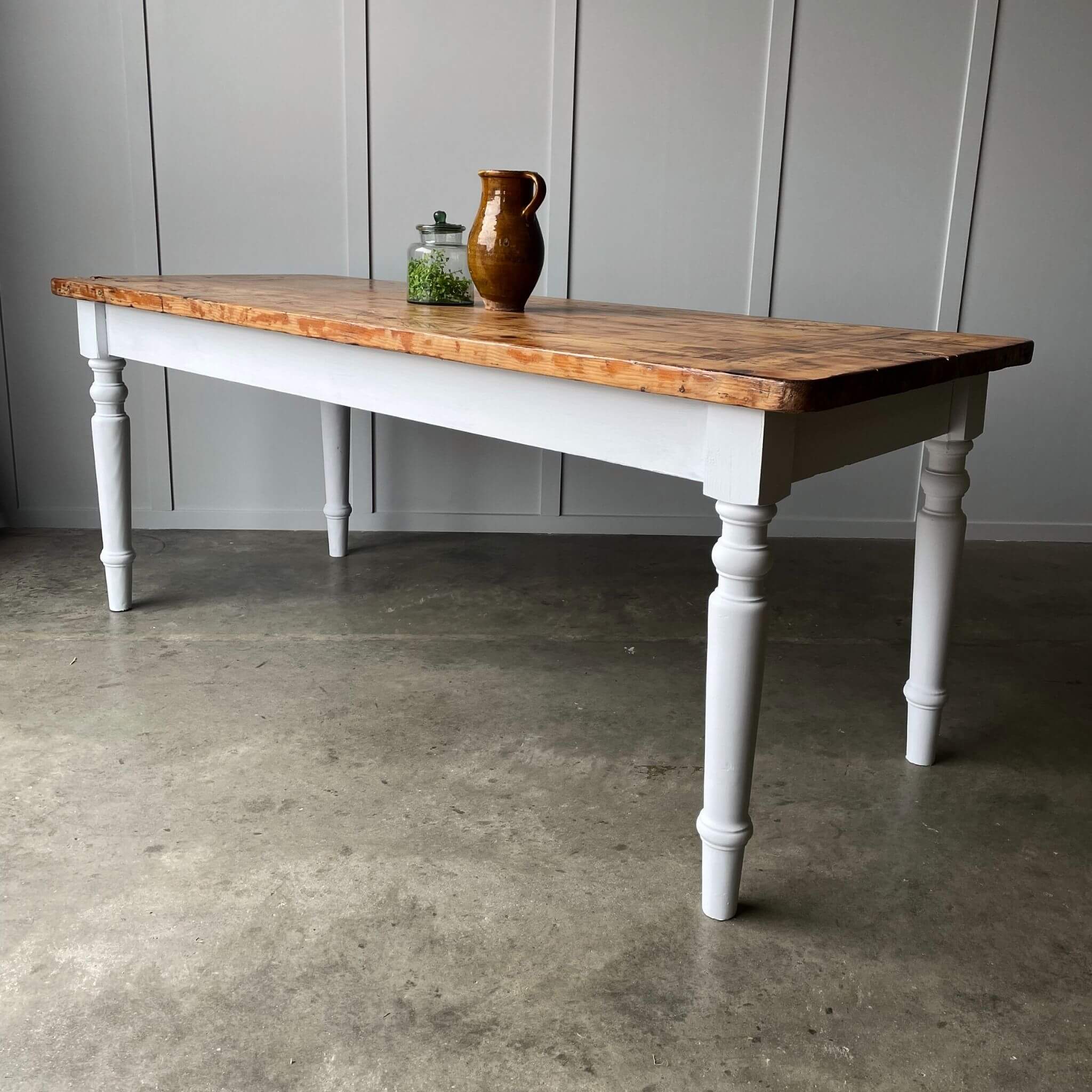 White country house dining table