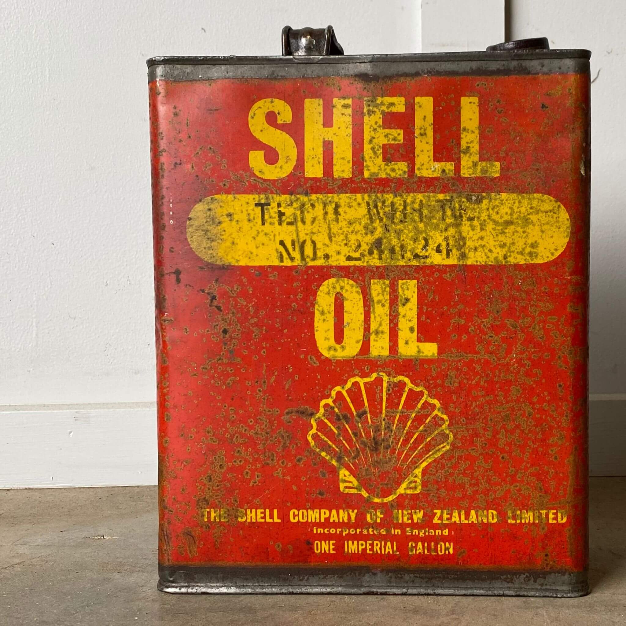 Vintage garage collectible oil tin