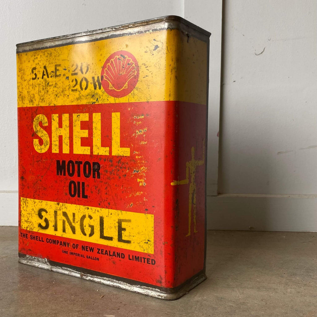 Shell Oil Tin Vintage garage collectible 