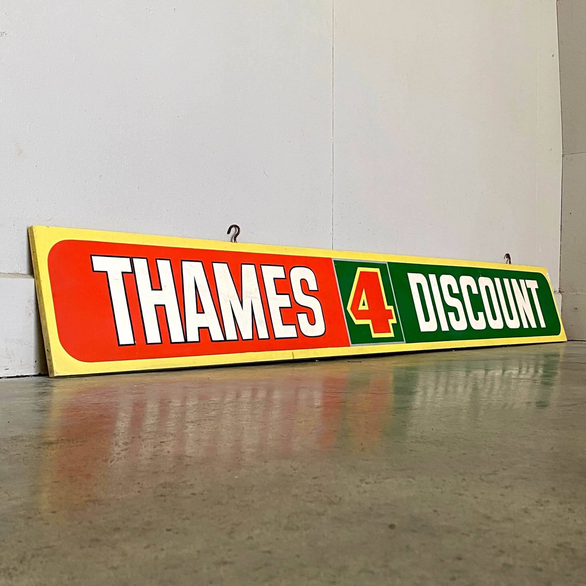 Thames 4 Square Sign