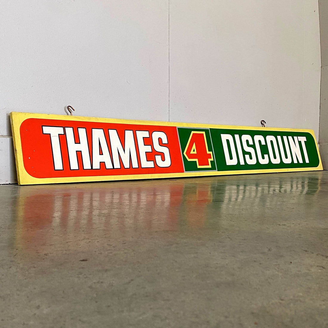 Thames 4 Square Sign